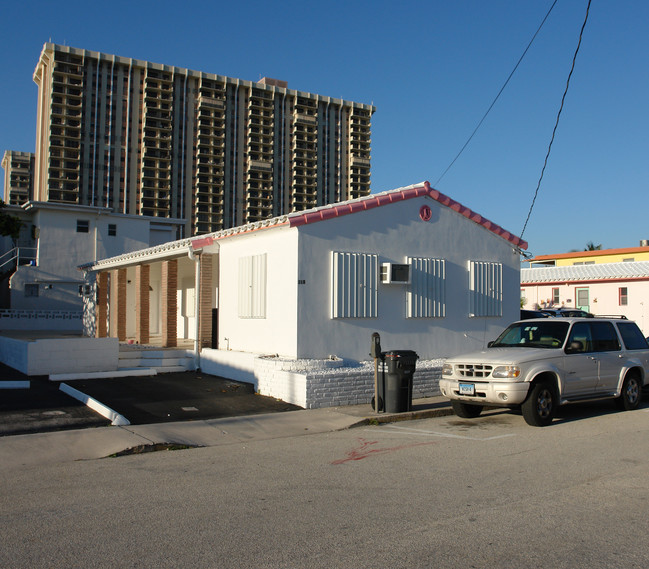 318 Madison St in Hollywood, FL - Building Photo - Building Photo