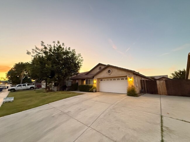 9412 Manihiki Ave in Bakersfield, CA - Building Photo - Building Photo