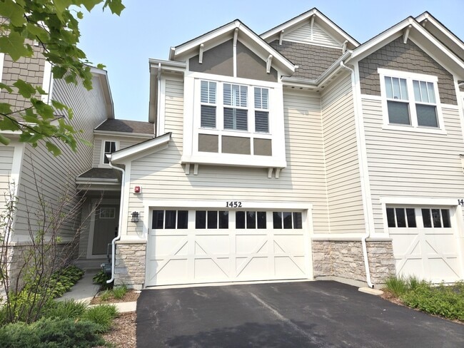 property at 1452 Palmer Ct