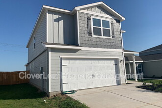 4039 Trail de Paris in New Braunfels, TX - Building Photo - Building Photo