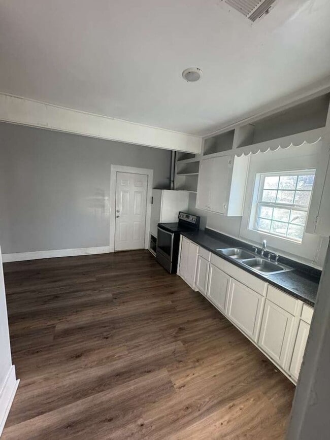 160 E Elgie St in Beaumont, TX - Building Photo - Building Photo