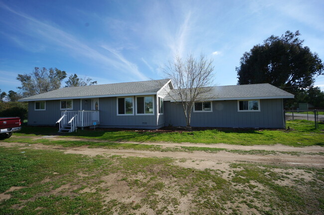 1414 Barnett Rd in Ramona, CA - Building Photo - Building Photo