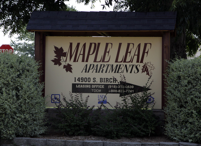 Maple Leaf Apartments in Glenpool, OK - Building Photo - Building Photo