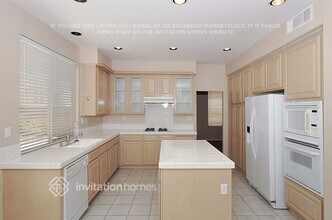 4752 Poppywood Dr in Las Vegas, NV - Building Photo - Building Photo