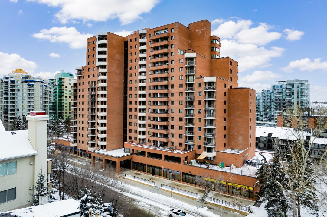 Prince's Crossing in Calgary, AB - Building Photo