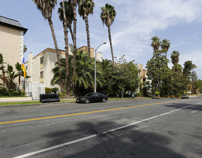 401 S Ardmore Ave in Los Angeles, CA - Building Photo - Building Photo