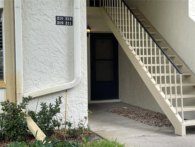 211 Pine Ct in Oldsmar, FL - Building Photo - Building Photo