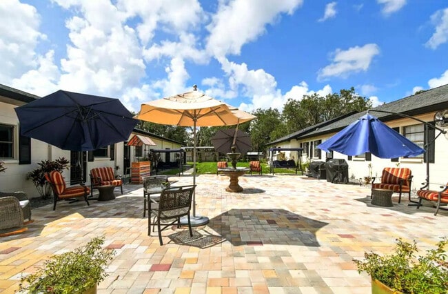 13102 Gibson Ln in Odessa, FL - Foto de edificio - Building Photo