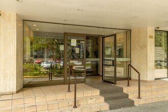 Le Colbert in Montréal, QC - Building Photo - Building Photo