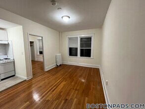 1315 Commonwealth Ave in Boston, MA - Foto de edificio - Building Photo