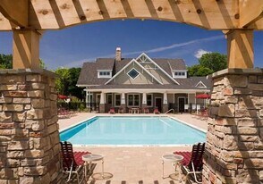 8 Tucker St, Unit 1402 in Danbury, CT - Building Photo