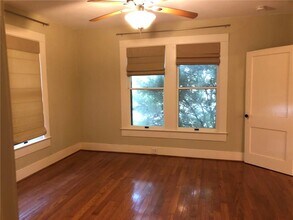 4002 Burnet Rd in Austin, TX - Building Photo - Building Photo
