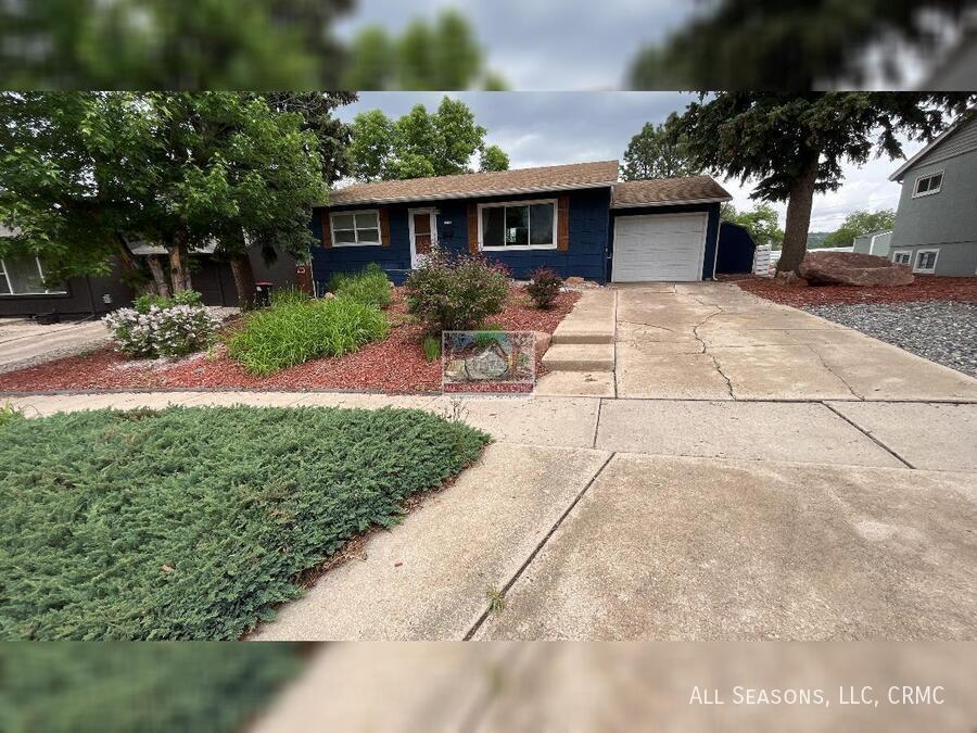 1338 Margo Ln in Colorado Springs, CO - Building Photo