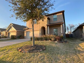 3823 Singing Flower Ln in Richmond, TX - Building Photo - Building Photo