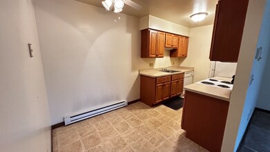 1949 Western Ave, Unit 304 in Albany, NY - Building Photo - Building Photo