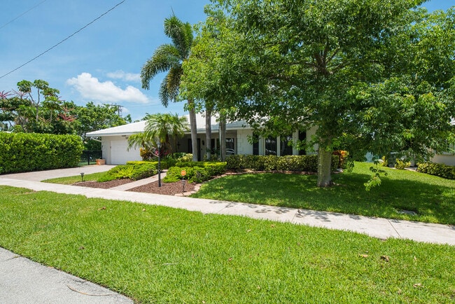 1300 Walnut Terrace in Boca Raton, FL - Building Photo - Building Photo