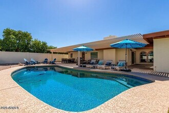 3357 E Hatcher Rd in Phoenix, AZ - Building Photo - Building Photo