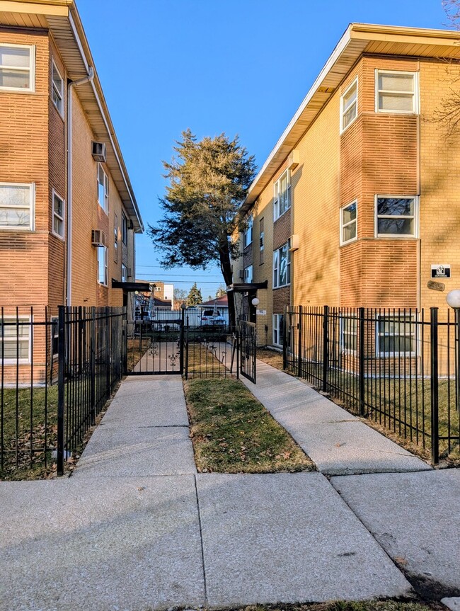 406 E 109th St in Chicago, IL - Building Photo - Building Photo