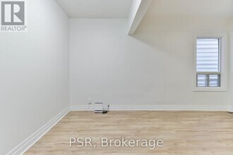 212 Coxwell Ave in Toronto, ON - Building Photo - Building Photo