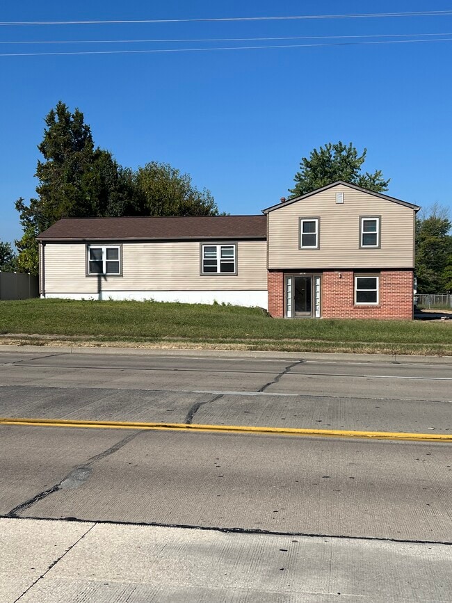 property at 1025 N Main St