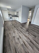 3265 8th St, Unit #4 in Marion, IA - Building Photo