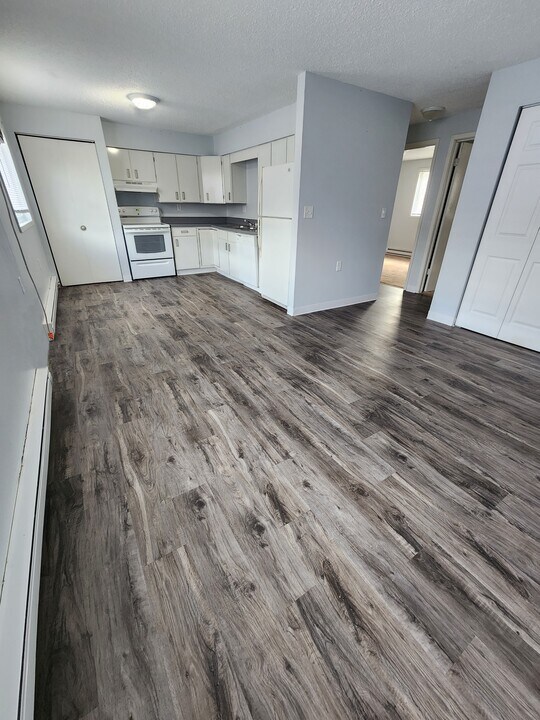 3265 8th St, Unit #4 in Marion, IA - Building Photo