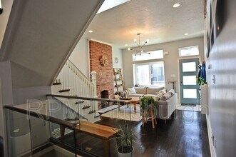4016 Willow St in Pittsburgh, PA - Building Photo - Building Photo