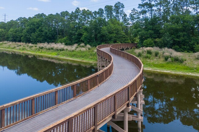 The Oasis at Town Center in Jacksonville, FL - Foto de edificio - Building Photo