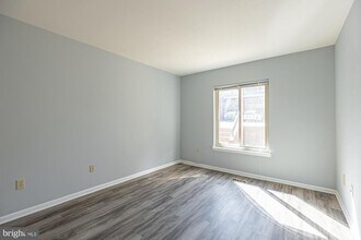 1765 S Hayes St in Arlington, VA - Building Photo - Building Photo