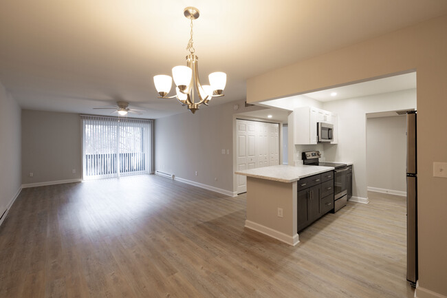 Heritage Village Apartments in Guilderland, NY - Foto de edificio - Interior Photo