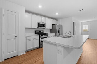 727 Delany Cv Ct in La Marque, TX - Building Photo - Building Photo