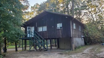 6644 Bonanza Dr in Montgomery, TX - Building Photo