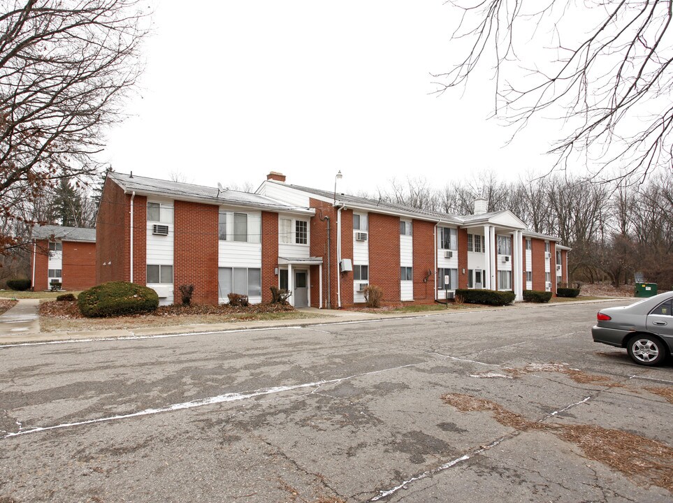 Greenbrier Apartments in Ypsilanti, MI - Foto de edificio