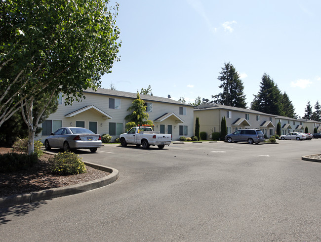 Pine Meadow Townhomes in Aumsville, OR - Building Photo - Building Photo