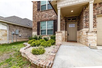 675 Patriot Dr in Buda, TX - Building Photo - Building Photo