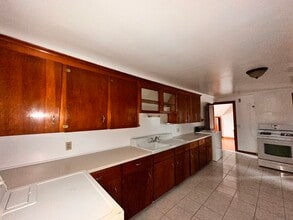 253 Olivia St in Derby, CT - Building Photo - Building Photo