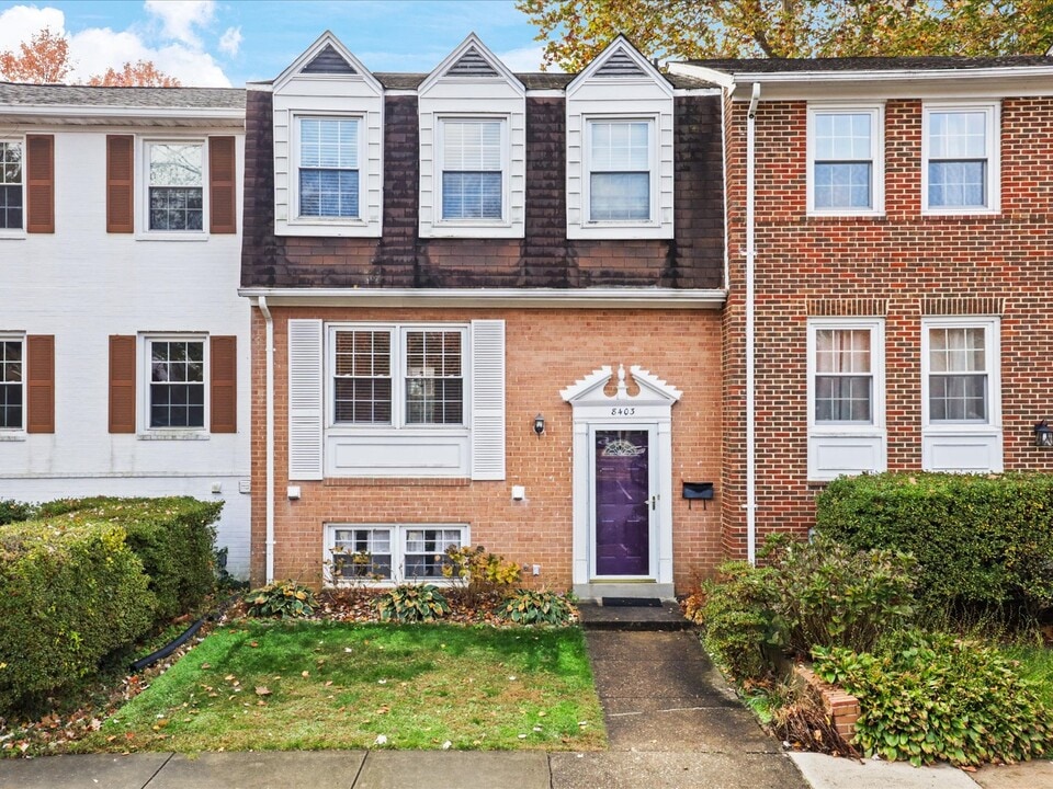 8403 Thompson Rd in Annandale, VA - Building Photo