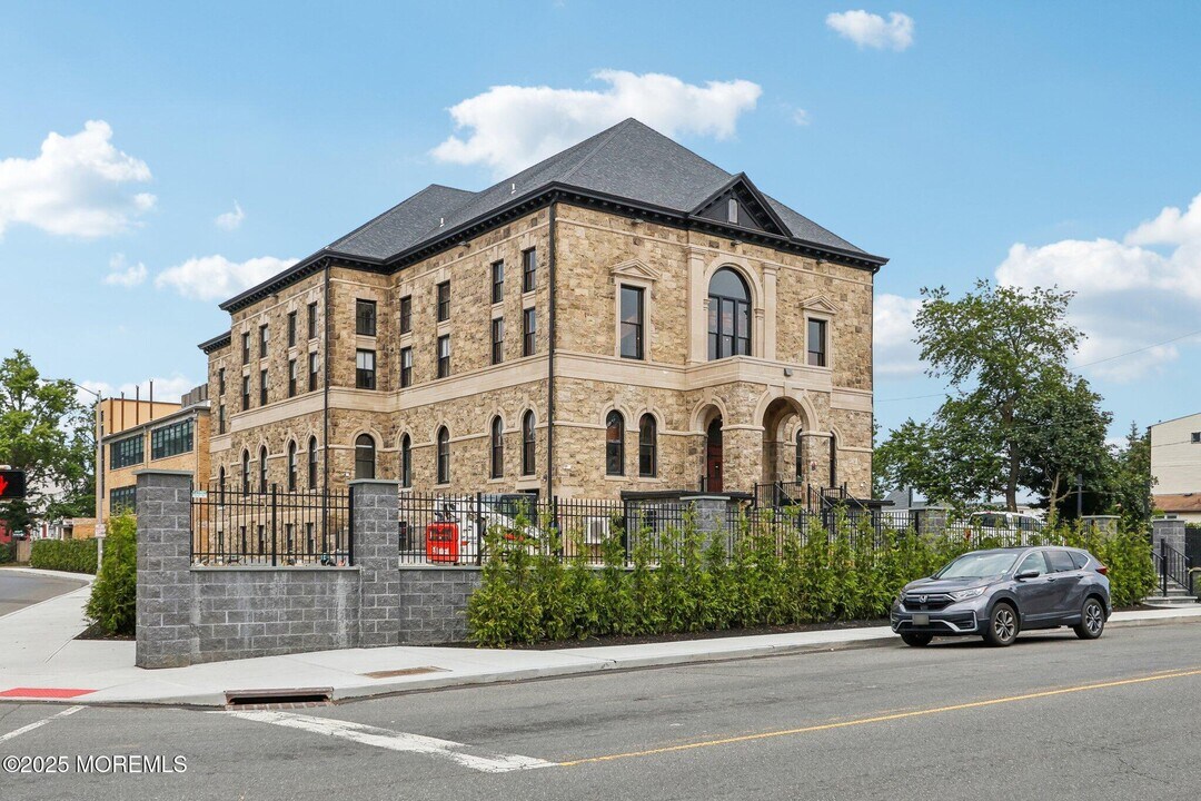 179 Chelsea Ave in Long Branch, NJ - Foto de edificio
