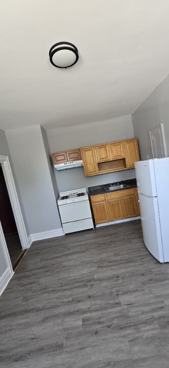 749 Chancellor Ave in Irvington, NJ - Building Photo