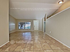 494 Still Meadows Cir W in Palm Harbor, FL - Foto de edificio - Building Photo