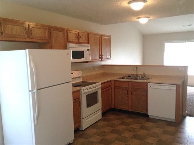 2027 River Birch Dr in Amelia, OH - Building Photo - Building Photo