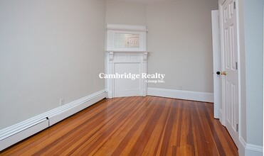 220 Harvard St, Unit 2 in Cambridge, MA - Building Photo - Building Photo