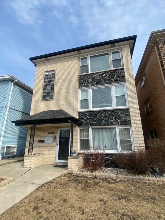 2325 1/2 N 74th Ave in Elmwood Park, IL - Building Photo