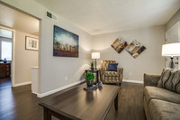 Glendale Oaks Apartments in Dallas, TX - Building Photo - Building Photo