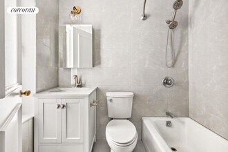 106 Central Park S in New York, NY - Foto de edificio - Building Photo