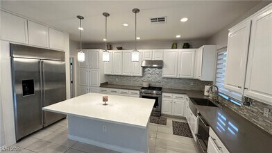 5273 Candlespice Way in Las Vegas, NV - Building Photo - Building Photo