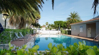 4752 NW 114th Ave in Doral, FL - Building Photo - Building Photo