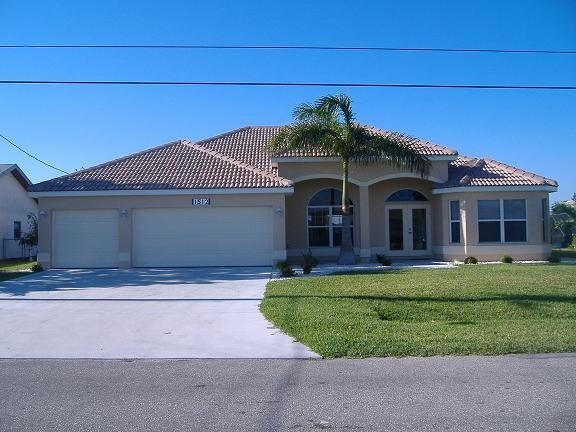 property at 1512 SE 20th St