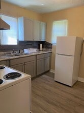 2350 Hegele St in Beaumont, TX - Building Photo - Building Photo