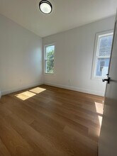156 Woodlawn Ave, Unit 1 in Jersey City, NJ - Foto de edificio - Building Photo